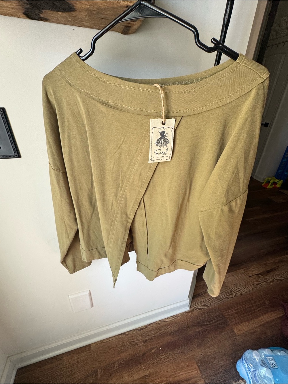 Open-Back Olive Green Long Sleeve Top